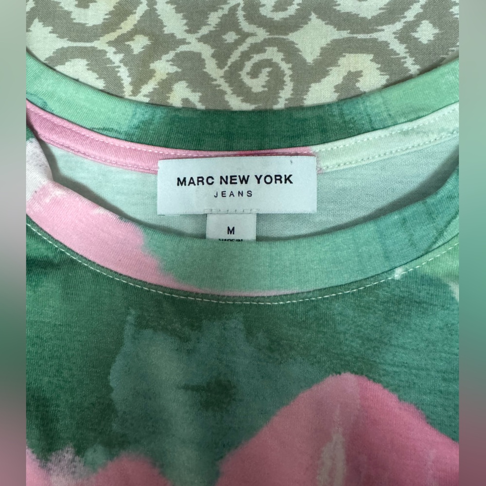 Floral Top - Picture 4 of 6